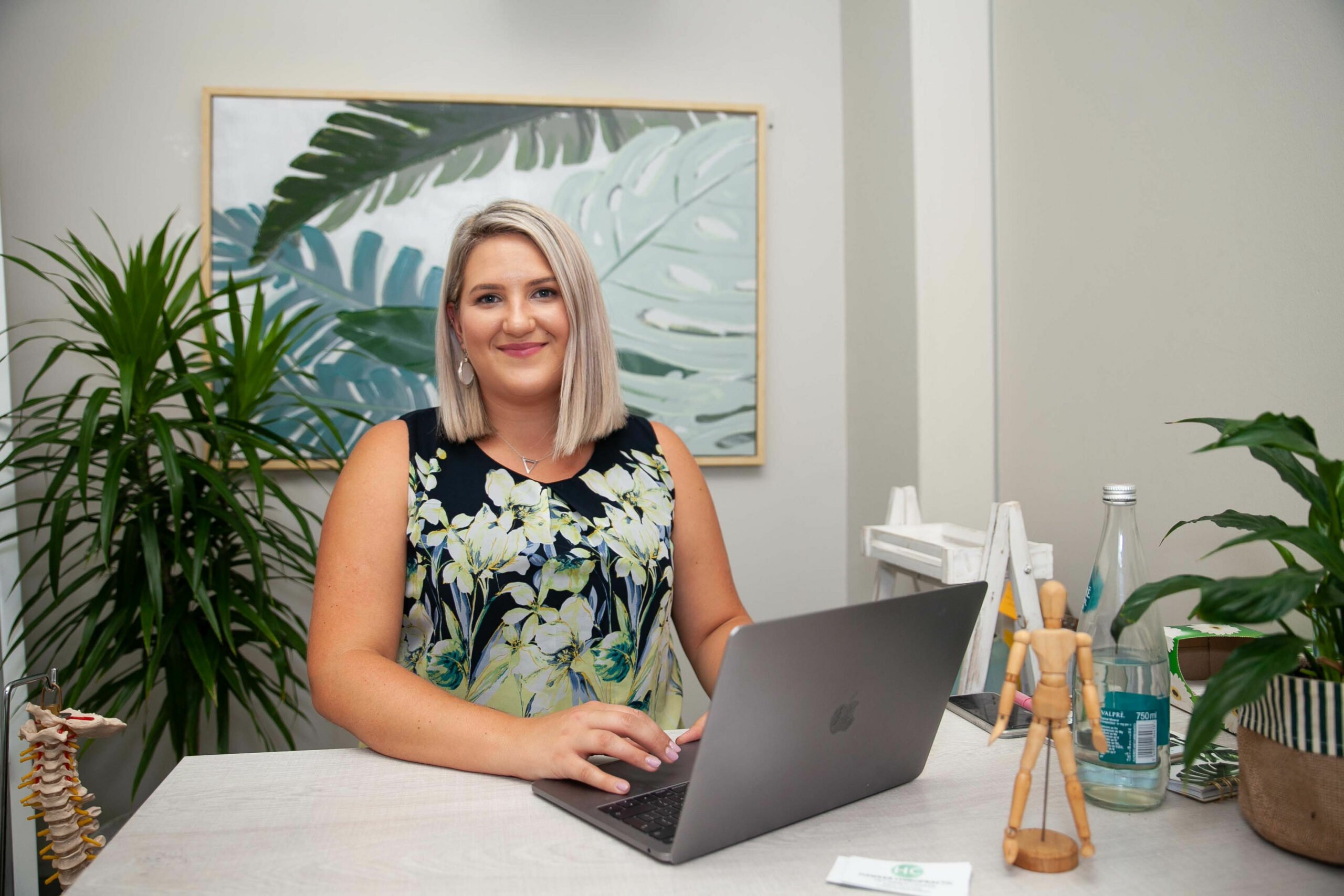 DrHawker(160) Contact Dr. Carmen Hawke | Family Chiropractic care and Wellness Center